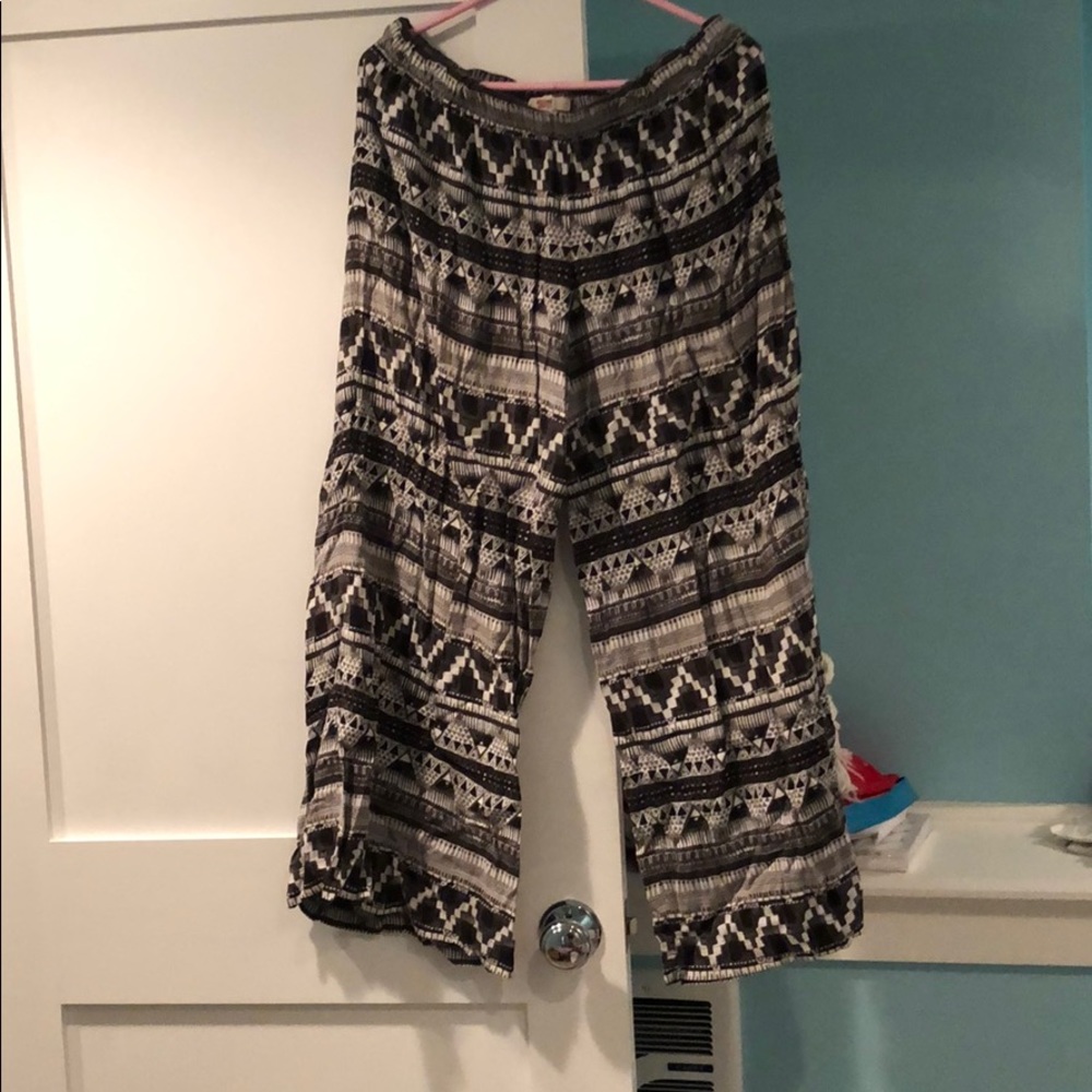 Gray and White Wide Leg Mossimo Pants Size XL